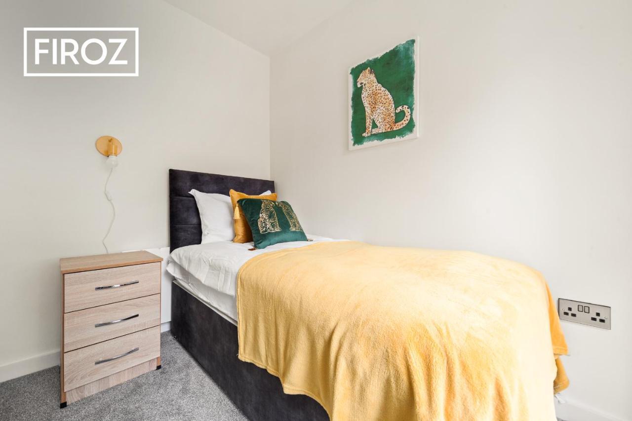 Spacious 4 Bedroom 3 Bath House For Families & Contractors With Free Parking, Fast Wi-Fi & Netflix By Firoz Property Management Leeds  Luaran gambar