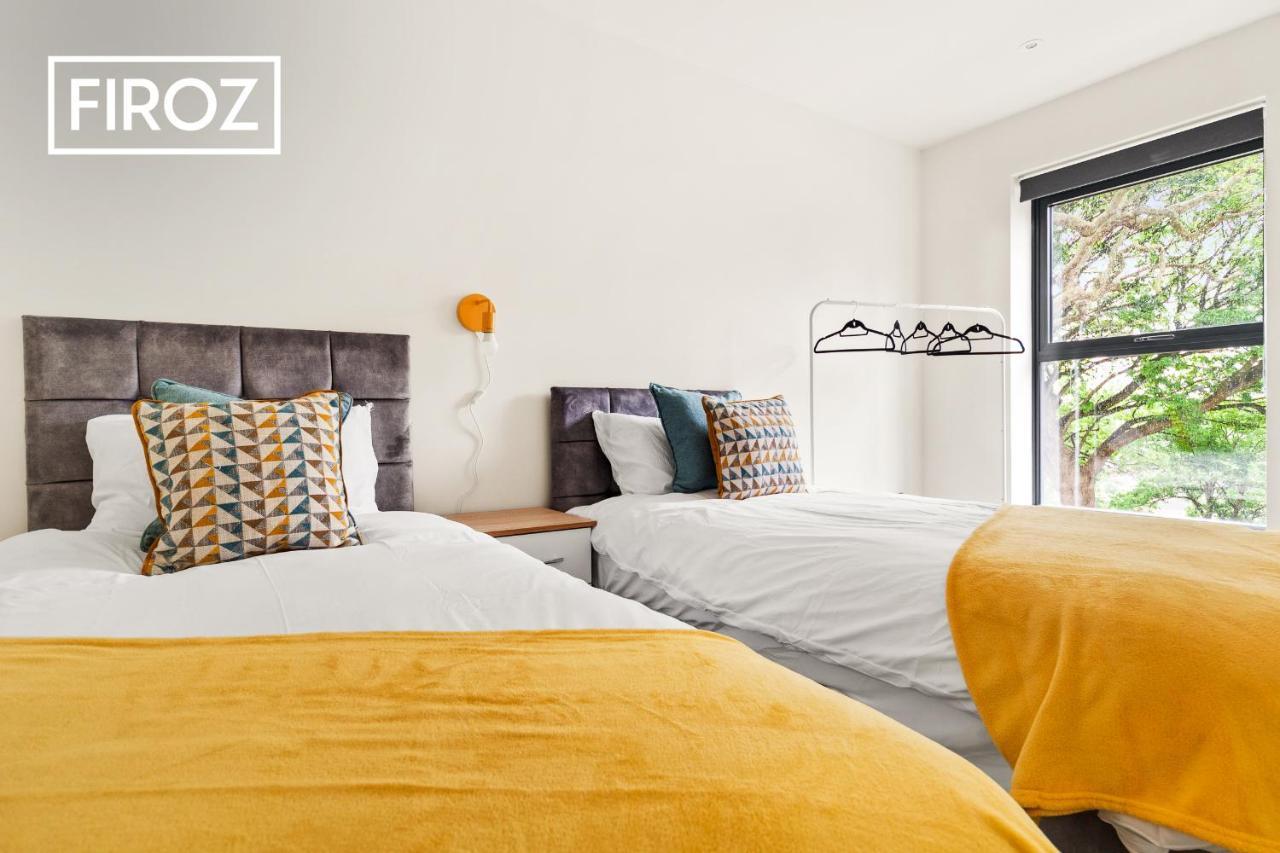 Spacious 4 Bedroom 3 Bath House For Families & Contractors With Free Parking, Fast Wi-Fi & Netflix By Firoz Property Management Leeds  Luaran gambar