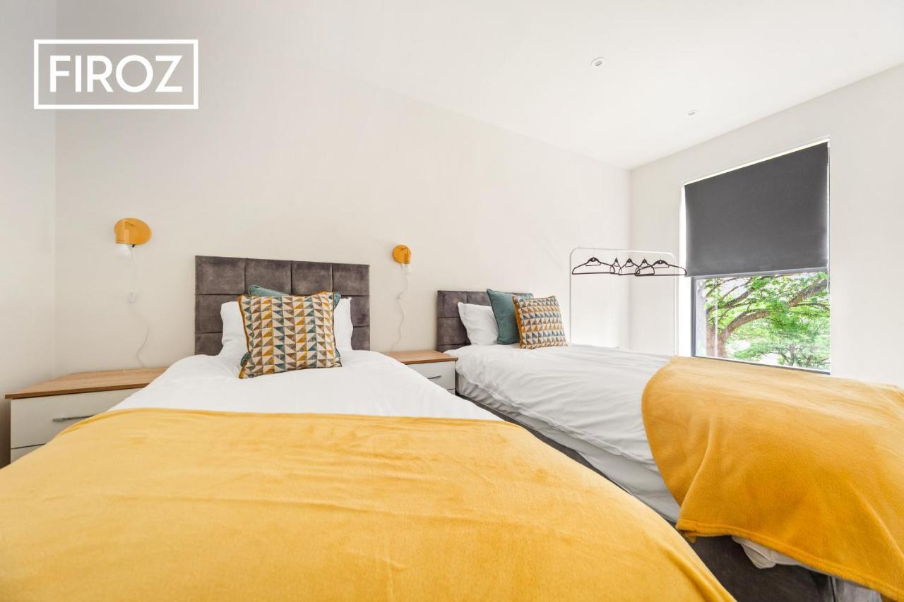Spacious 4 Bedroom 3 Bath House For Families & Contractors With Free Parking, Fast Wi-Fi & Netflix By Firoz Property Management Leeds  Luaran gambar