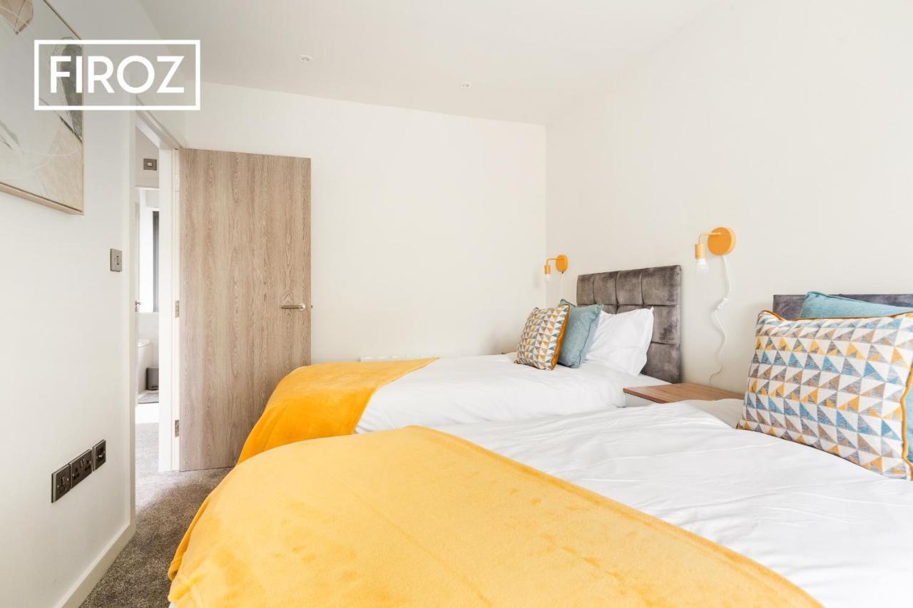 Spacious 4 Bedroom 3 Bath House For Families & Contractors With Free Parking, Fast Wi-Fi & Netflix By Firoz Property Management Leeds  Luaran gambar