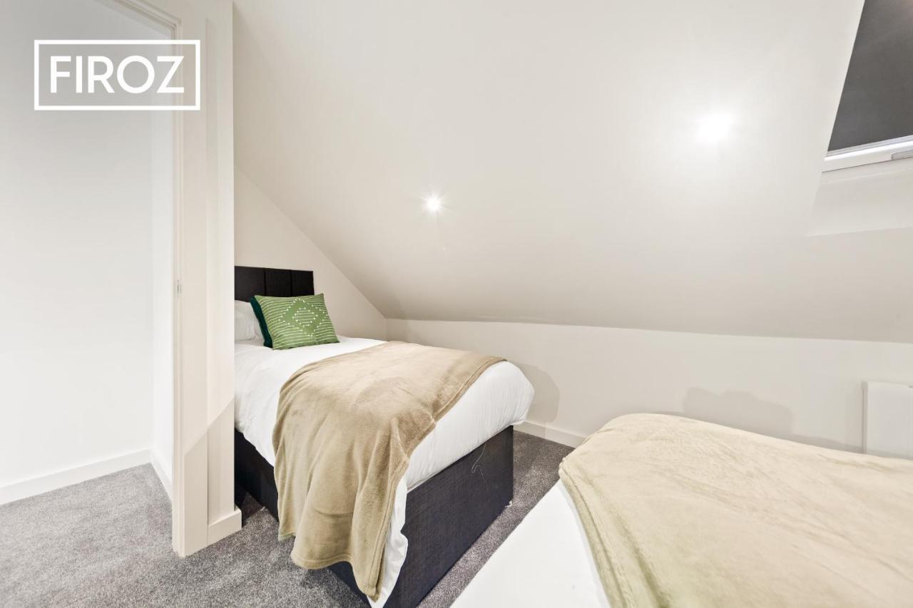 Spacious 4 Bedroom 3 Bath House For Families & Contractors With Free Parking, Fast Wi-Fi & Netflix By Firoz Property Management Leeds  Luaran gambar