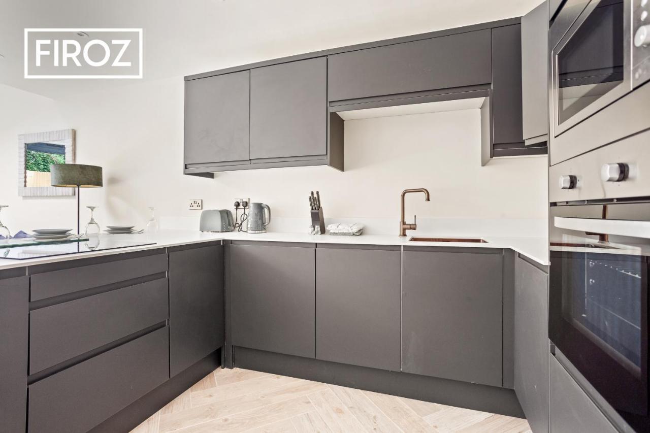 Spacious 4 Bedroom 3 Bath House For Families & Contractors With Free Parking, Fast Wi-Fi & Netflix By Firoz Property Management Leeds  Luaran gambar